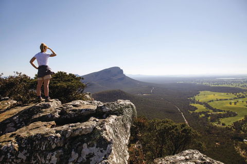 Dunkeld Studio Accommodation - Inverell Accommodation 11
