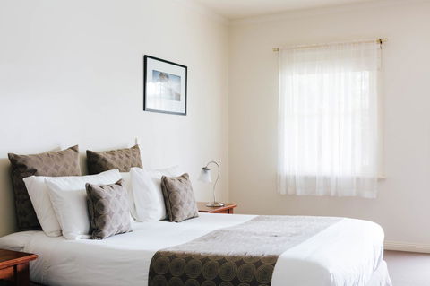 Dunkeld Studio Accommodation - Inverell Accommodation 6