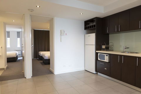 The Dolphin Apartments - Inverell Accommodation 2