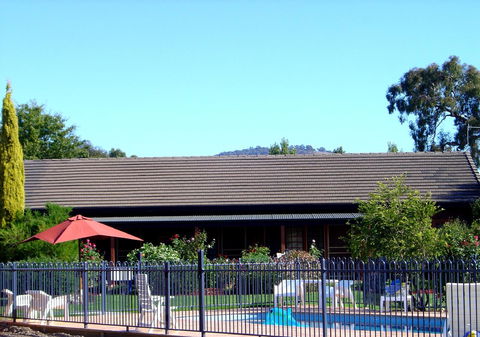 Greenvale Holiday Units - Inverell Accommodation 16