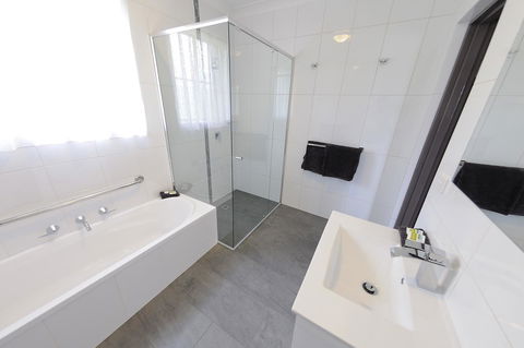 Greenvale Holiday Units - Inverell Accommodation 2