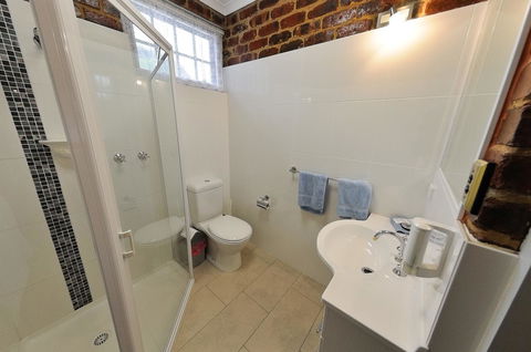 Greenvale Holiday Units - Inverell Accommodation 5