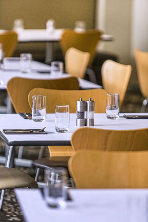 Holiday Inn Melbourne Airport, An IHG Hotel - Inverell Accommodation 6