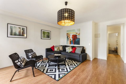 Melbourne Luxury Paradise - Inverell Accommodation 3