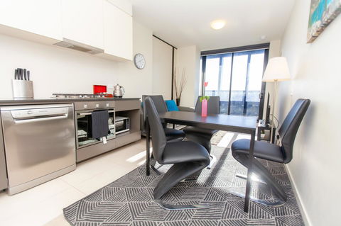 Melbourne SkyHigh Apartments - Inverell Accommodation 8