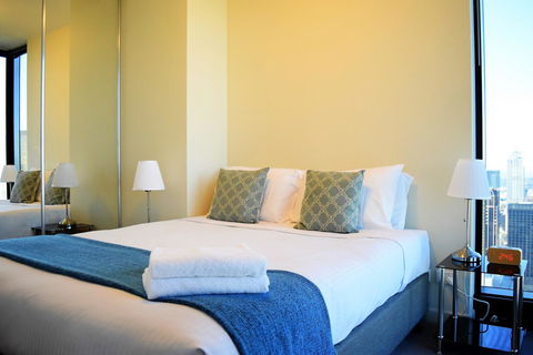 Melbourne SkyHigh Apartments - Inverell Accommodation 24