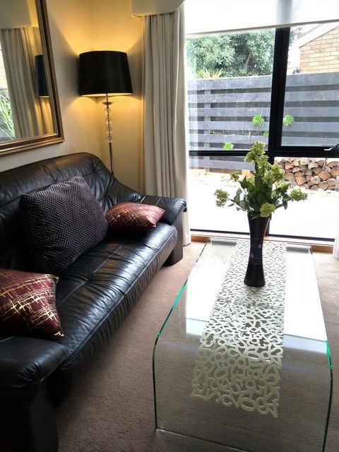 Waterfront Retreat - Inverell Accommodation 17