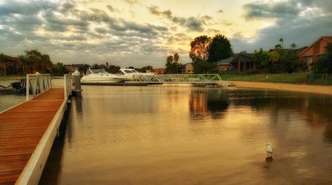 Waterfront Retreat - Inverell Accommodation 0