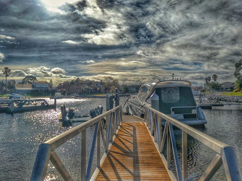 Waterfront Retreat - Inverell Accommodation 12