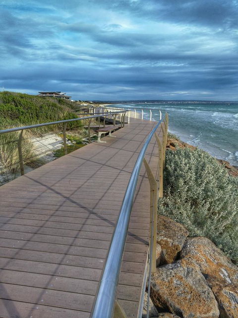 Waterfront Retreat - Inverell Accommodation 33