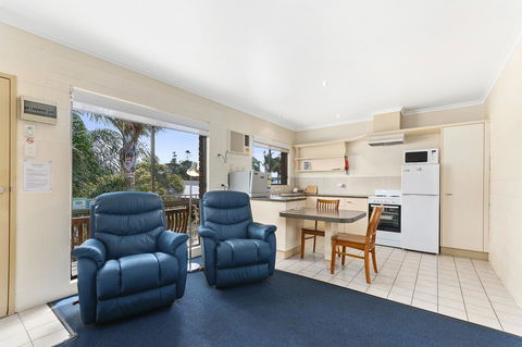 Allambi Holiday Apartments - Inverell Accommodation 9