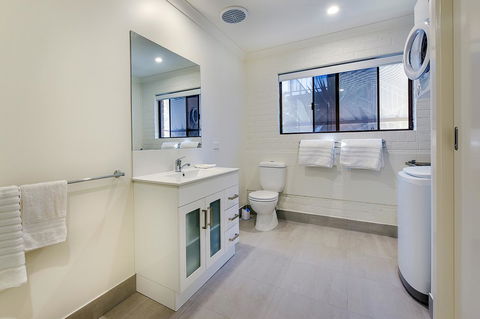 Allambi Holiday Apartments - Inverell Accommodation 35