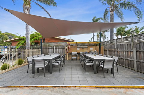 Allambi Holiday Apartments - Inverell Accommodation 10