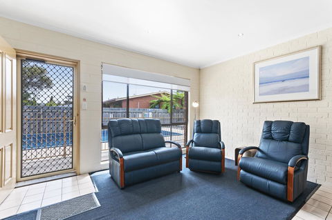 Allambi Holiday Apartments - Inverell Accommodation 13