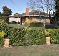 Jacaranda House - Inverell Accommodation