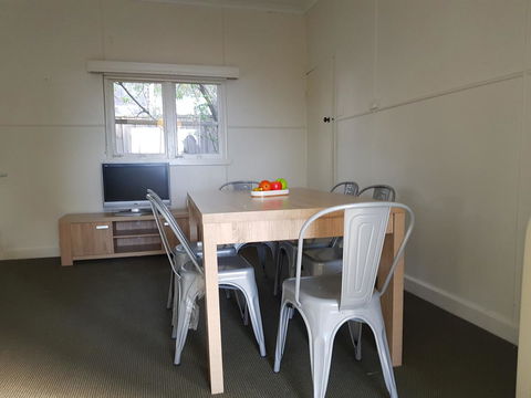 Dromana Holiday Beach House - Inverell Accommodation 16