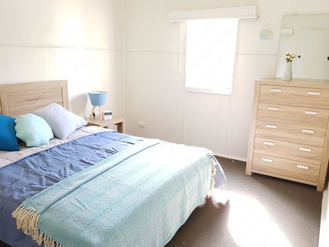 Dromana Holiday Beach House - Inverell Accommodation 2
