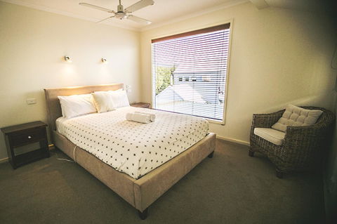 Rayville Boat Houses - Inverell Accommodation 10