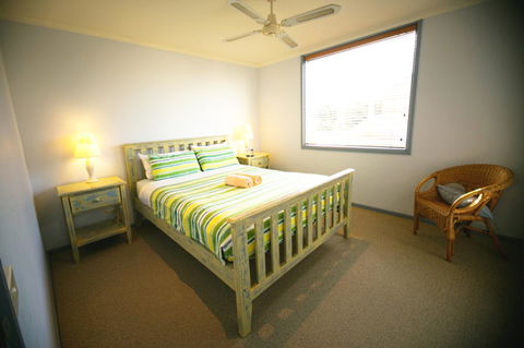 Rayville Boat Houses - Inverell Accommodation 21