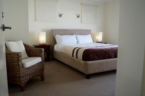 Rayville Boat Houses - Inverell Accommodation 24