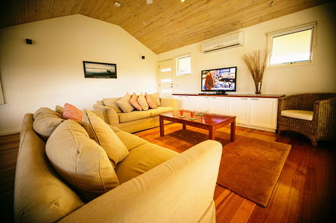 Rayville Boat Houses - Inverell Accommodation 7