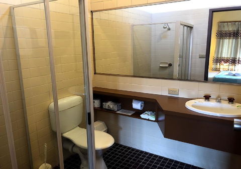 Mountain Creek Motel Bar & Restaurant - Inverell Accommodation 9