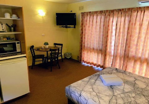 Mountain Creek Motel Bar & Restaurant - Inverell Accommodation 31