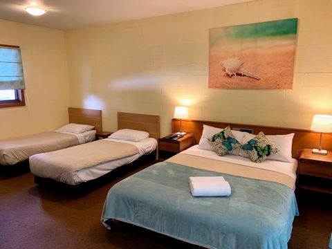 Mountain Creek Motel Bar & Restaurant - Inverell Accommodation 34