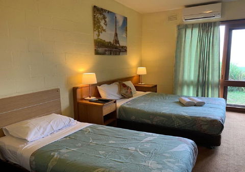 Mountain Creek Motel Bar & Restaurant - Inverell Accommodation 32