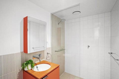 Complete Host Tiara Apartments - Inverell Accommodation 3