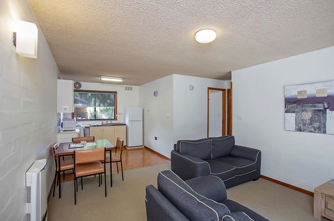 Eastern Beach Holiday Units - Inverell Accommodation 1