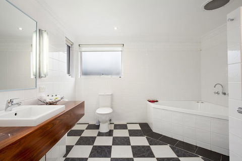 The International Motel Apollo Bay - Inverell Accommodation 17