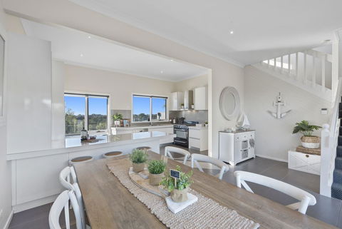Beachside House - Inverell Accommodation 12
