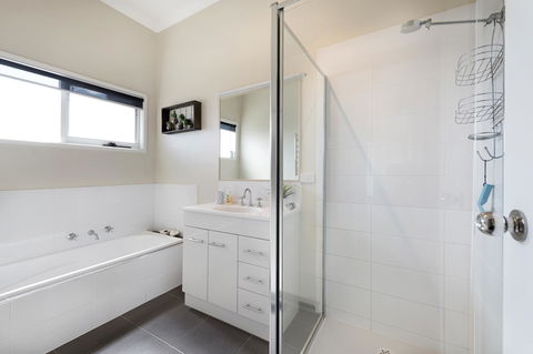 Beachside House - Inverell Accommodation 18