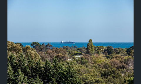 Beachside House - Inverell Accommodation 4