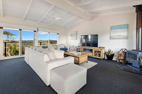 Beachside House - Inverell Accommodation 2