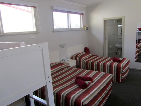 The Highlander Motel - 24HR Check In - Inverell Accommodation 23