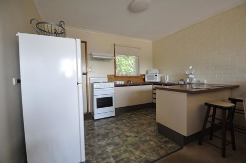 Ballymena Holiday Units - Inverell Accommodation 6