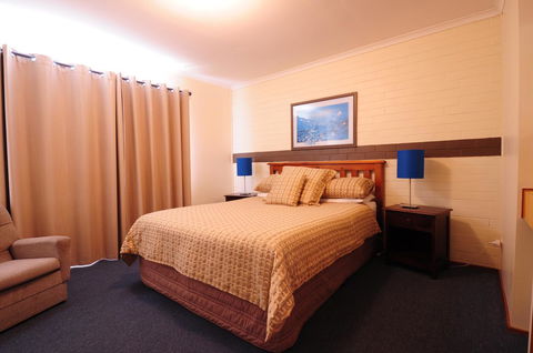 Ballymena Holiday Units - Inverell Accommodation 0