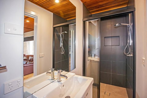 Island Getaway Cape Woolamai - Inverell Accommodation 11