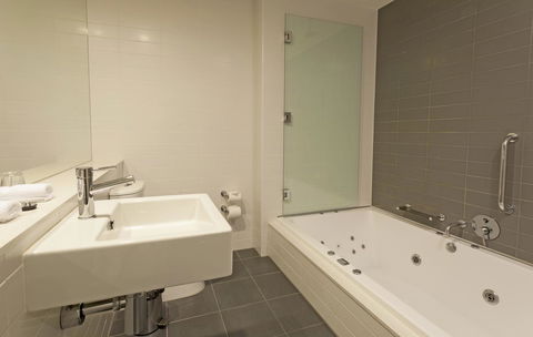 Causeway 353 Hotel - Inverell Accommodation 9