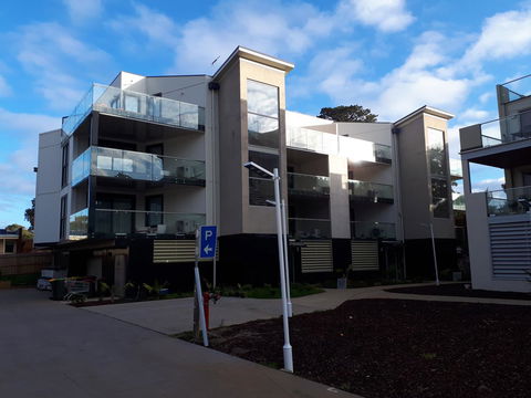 Apartments In Phillip Island Towers - Block C - Inverell Accommodation 17
