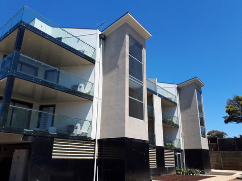 Apartments In Phillip Island Towers - Block C - Inverell Accommodation 32