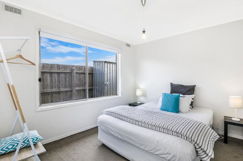 Portland Bay Apartments - Inverell Accommodation 37