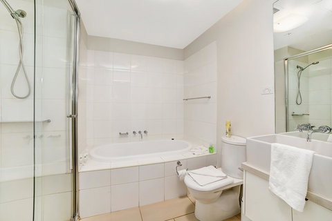 Signature Waterfront Apartments - Inverell Accommodation 14