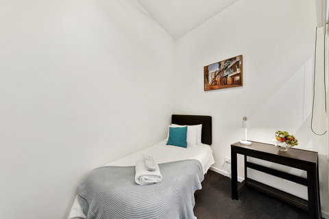 Signature Waterfront Apartments - Inverell Accommodation 1