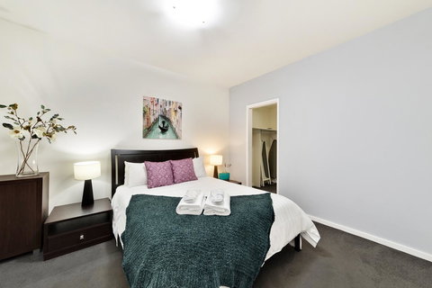 Signature Waterfront Apartments - Inverell Accommodation 2