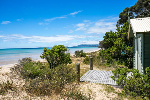 Beach Front Beauty - Ocean Front Views - Inverell Accommodation 14