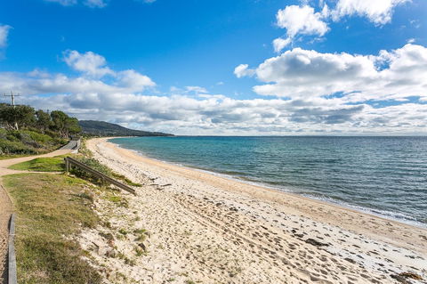 Beach Front Beauty - Ocean Front Views - Inverell Accommodation 3