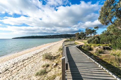 Beach Front Beauty - Ocean Front Views - Inverell Accommodation 2